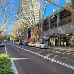 Harbourfront Bliss - 2 Bedrooms, Parking, Balcony