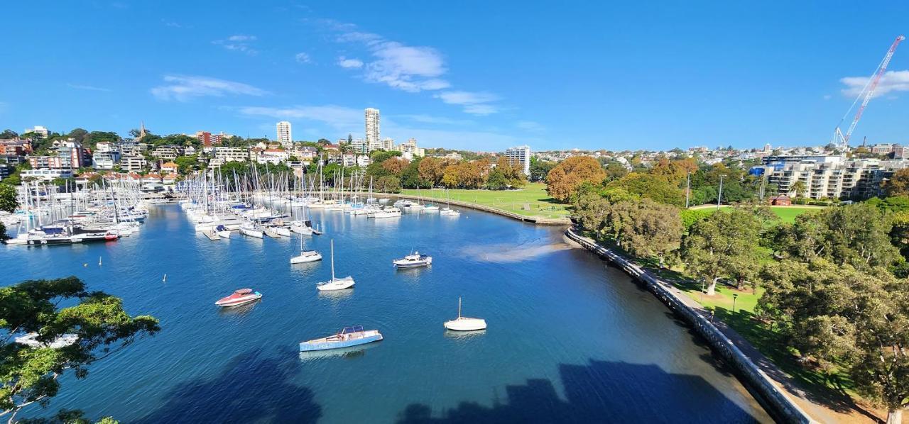 Harbourfront Bliss - 2 Bedrooms, Parking, Balcony * Sydney