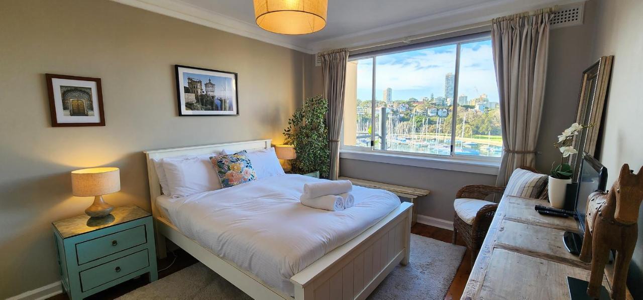 Harbourfront Bliss - 2 Bedrooms, Parking, Balcony *