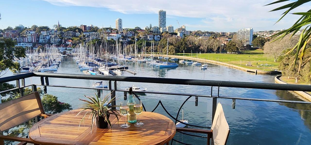Harbourfront Bliss - 2 Bedrooms, Parking, Balcony * Sydney