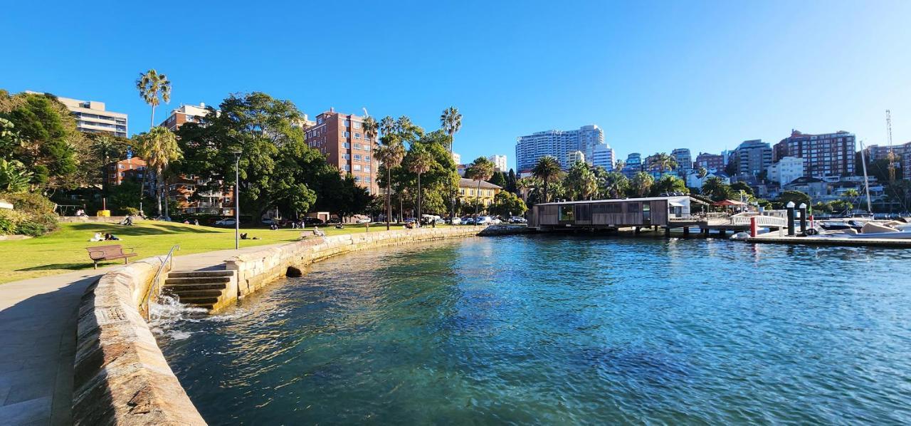 Harbourfront Bliss - 2 Bedrooms, Parking, Balcony Apartment *