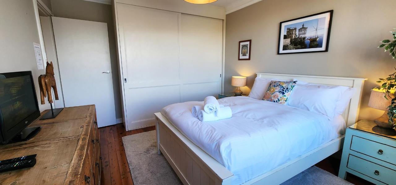 Apartment Harbourfront Bliss - 2 Bedrooms, Parking, Balcony *