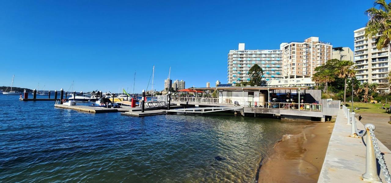 Harbourfront Bliss - 2 Bedrooms, Parking, Balcony Apartment *